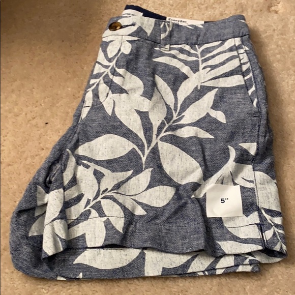 5” linen blend floral shorts - Picture 2 of 3